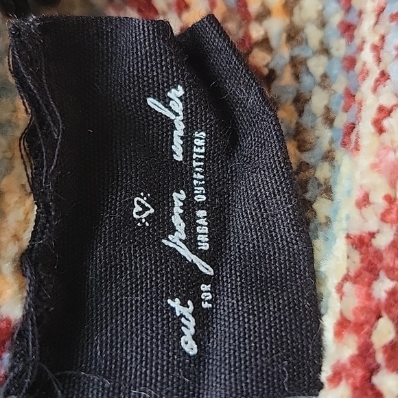 Urban Outfitters Out From Under XS Chenille Cropped Hooded Sweater Aztec - Picture 9 of 10